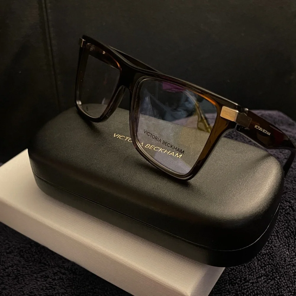 Victoria Beckham Women's Eyeglasses Brwn Horn Acetate CatEye Frame VB2677-227NEW